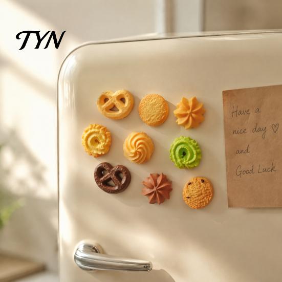 Decorative Kitchen Magnets Simulated Cookie Refrigerator Magnet, 3D Fake Food Fridge Gadgets Memo Notes Photo Holder for Home Decor Office Whiteboard