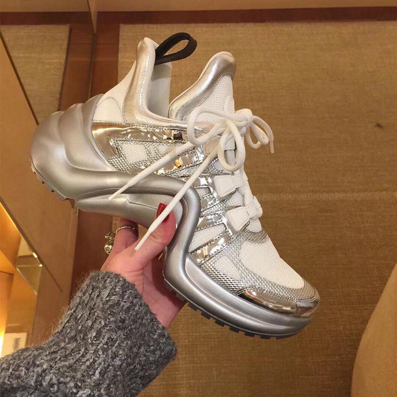 2024 Модные женские кроссовки Весенний тренд Повседневная спортивная обувь Женская новая удобная дышащая обувь для отдыха на вулканизированной платформе