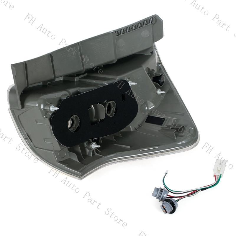 Задний фонарь Задний фонарь для Toyota Prius V PriusV 2015-2018 Американская версия автомобиля Задний бампер Задний фонарь Стоп-сигнал Фонарь заднего хода 8155147272