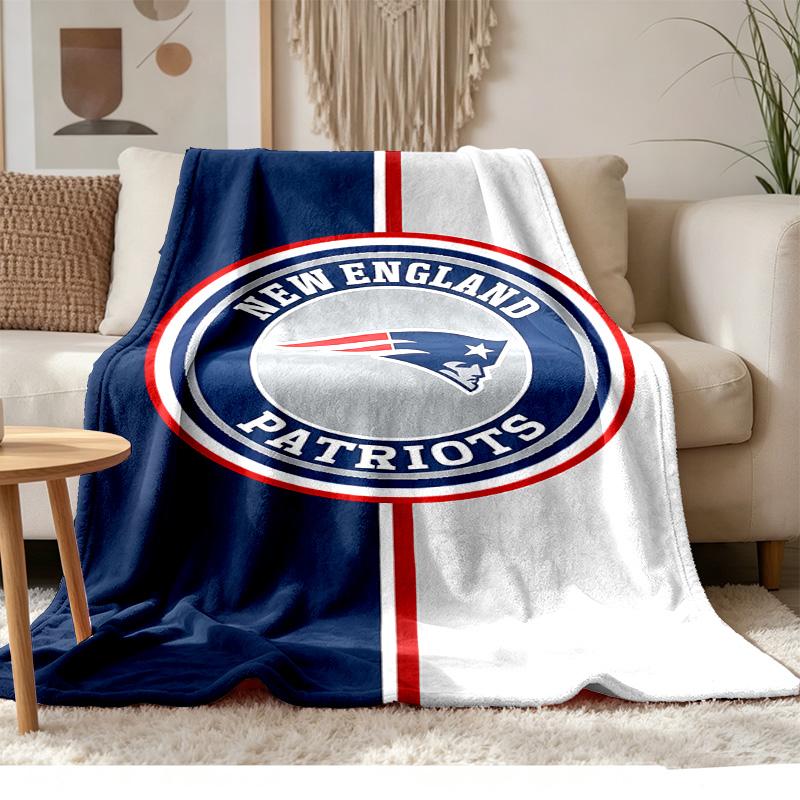 New England Patriots Soft and comfortable flannel Suitable for sofas living rooms outdoor camping travel and also makes a great anniversary gif