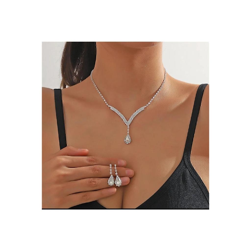 Комплект ожерелья и серег