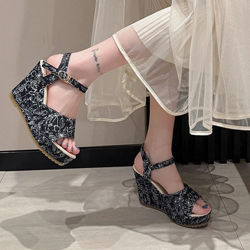 Fashion Vintage Print Wedge Heel Sandals for Women Casual Back Strap Thick Bottom Sandals Woman Summer Anti Slip Open Toe Sandal Female