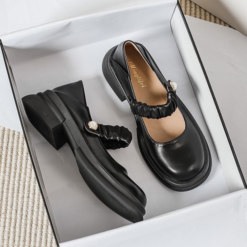 Spring New Women 'S Mary Jane Shoes Fashion Loafers White Casual Leather Shoes Shallow Mouth Design Large