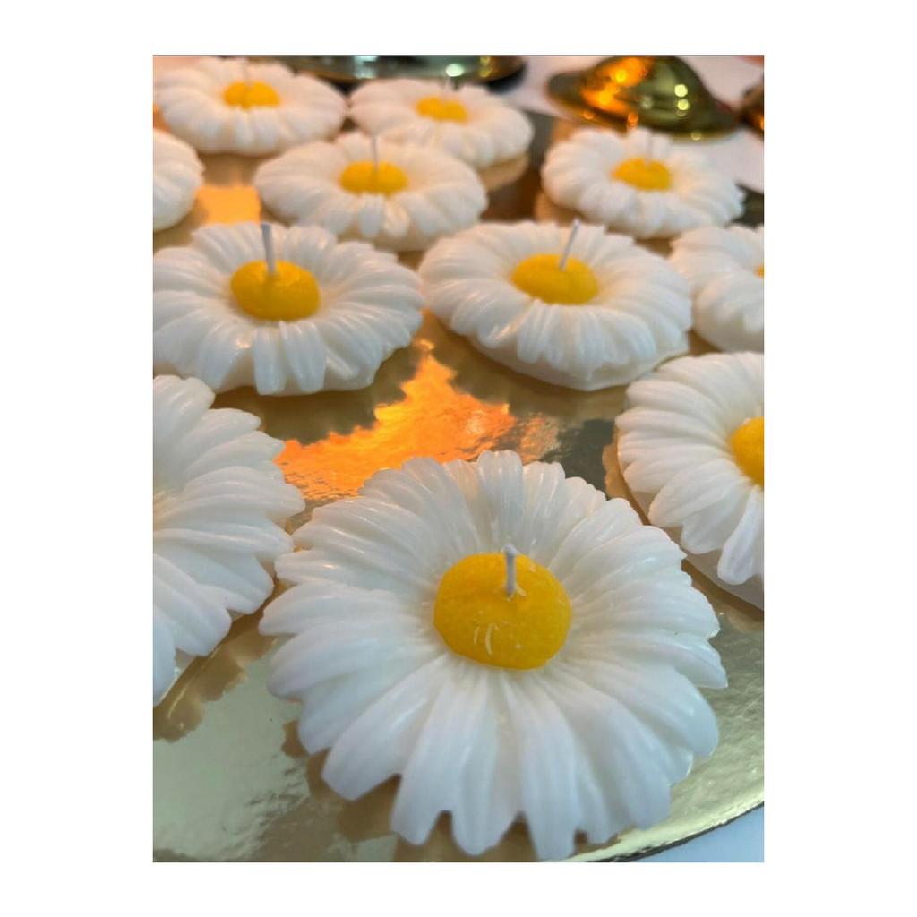 25 Decorated Kraft Boxes And Daisy Candles