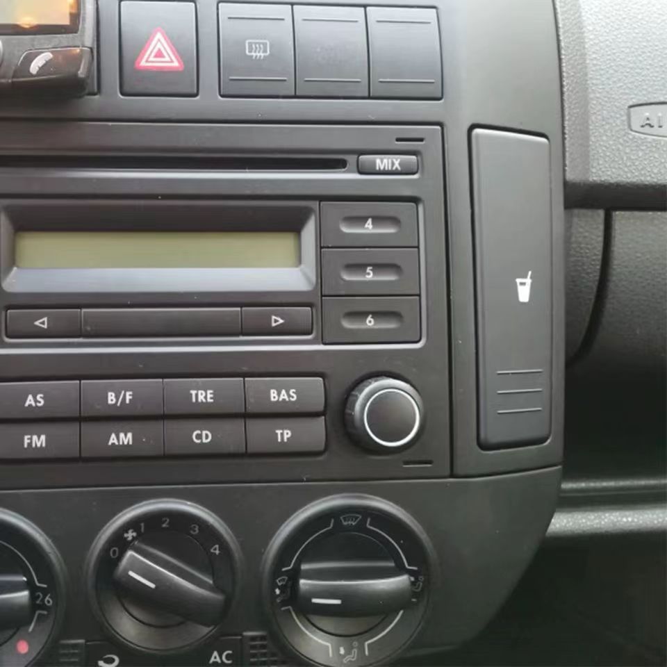 1 шт. НОВЫЙ держатель для чашки в центральной консоли автомобиля, слот для карт, для Polo 9N 2002 2003 2004 2005 2006 2007 2008 2009 2010 6Q0 858 602