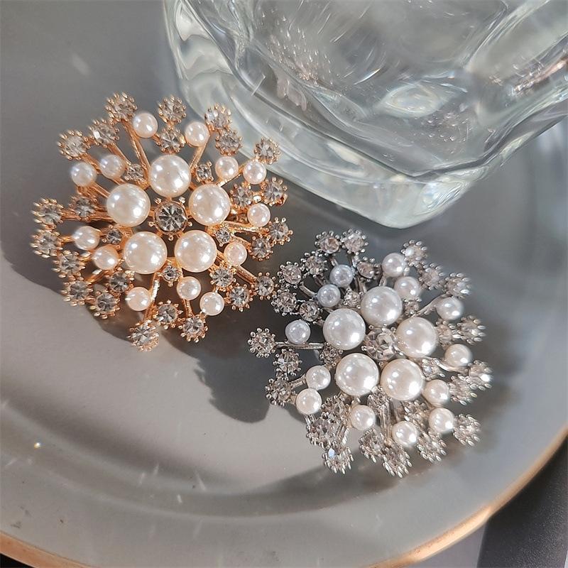 Large Rhinestone Simulated Pearl Snowflake Brooches Christmas Snow Brooch Crystal Pin Women Fashion Jewelry