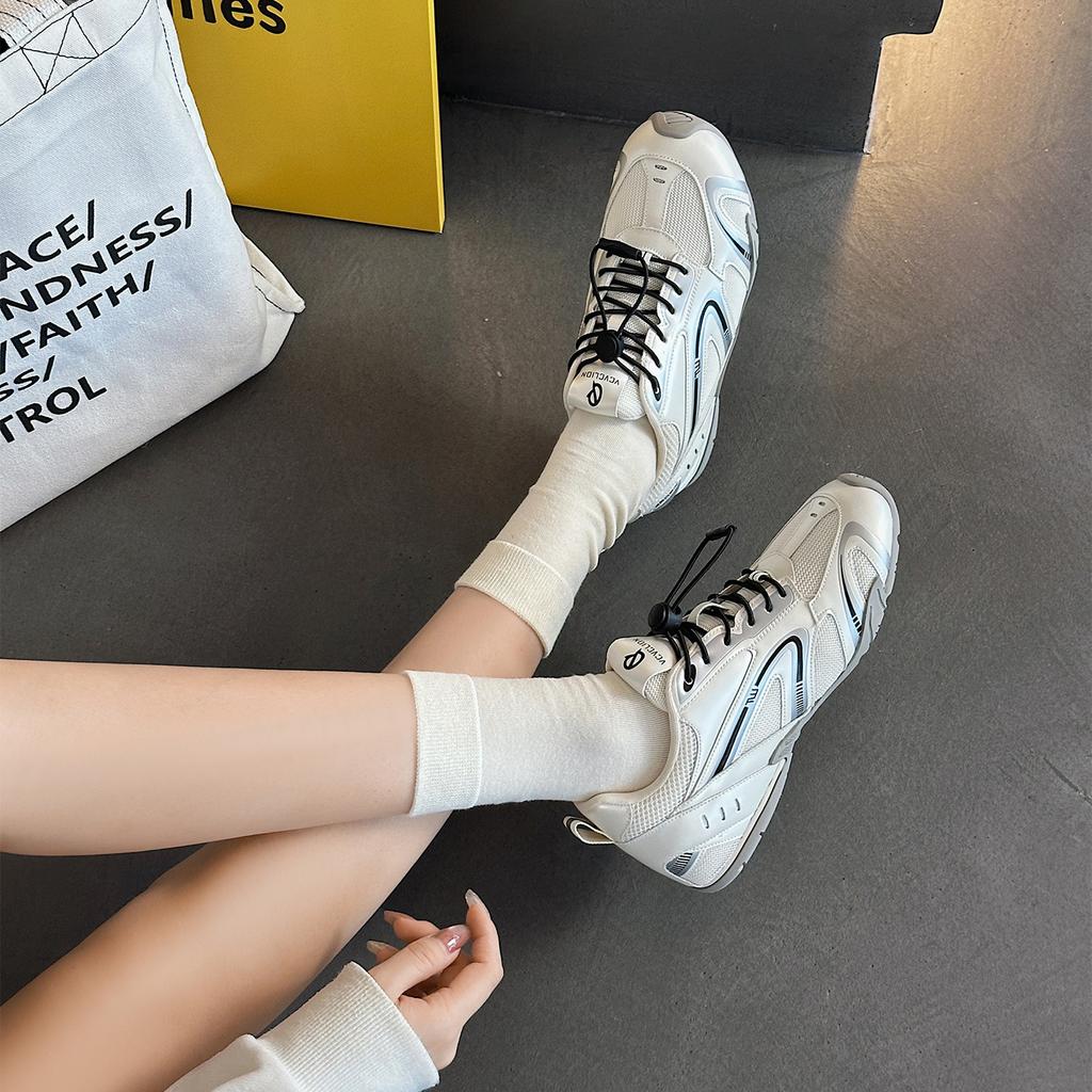 Футбольные моральные тренировочные туфли женские модные универсальные 2025 новые легкие тонкоподошвенные сетчатые дышащие беговые спортивные туфли гоночные туфли