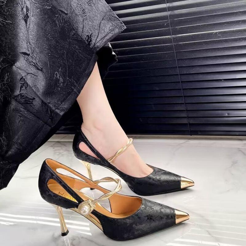 Туфли-лодочки телесного цвета для женщин. Туфли на высоком каблуке. Женские модные лакированные туфли с острым носком и тонким каблуком. Свадебные туфли 2024 года. Женские босоножки.