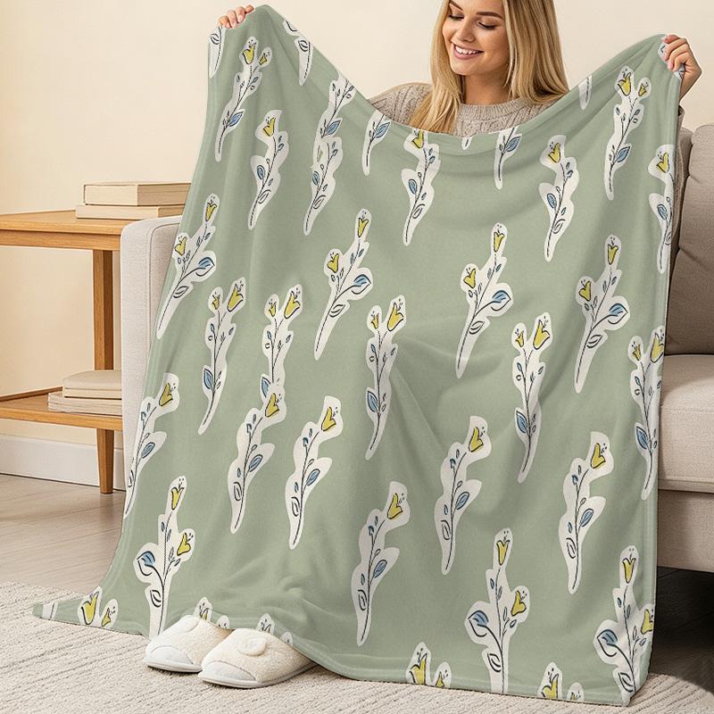 Lightweight Floral Flannel Blanket – Soft, Skin-Friendly Cozy Throw for Home, Christmas & Halloween Decor