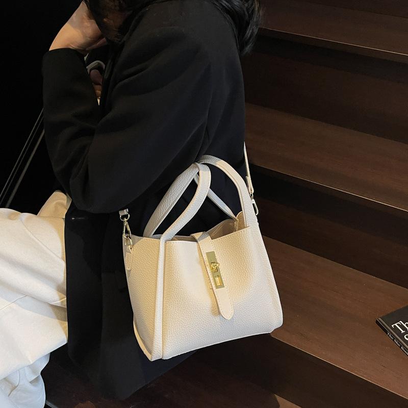 Маленькая сумка женская новая модная повседневная универсальная сумка через плечо сумка-мессенджер