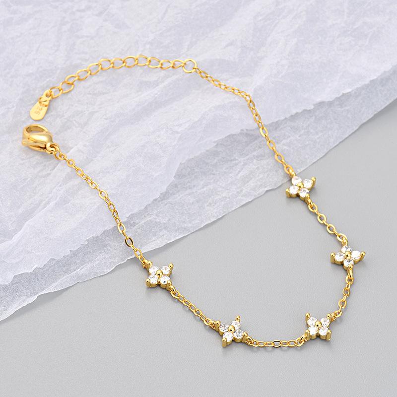 Luxury Four Leaf Flower Zircon Bracelet for Women 2026 New Fashion Rhinestone Bracelets Girls Party Jewelry Gifts
