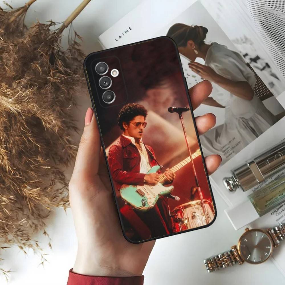 Чехол для телефона Bruno Mars для Samsung S24,23,22,30,21,10,9,Ultra,Plus,Lite,FE,5G Черный Мягкий Чехол