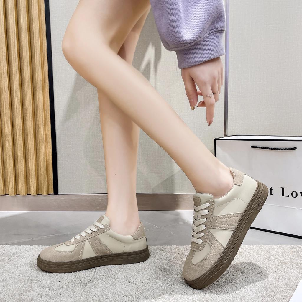 Модная обувь для женщин 2024 года, трендовые женские кроссовки из коровьей замши, разноцветные кроссовки на плоской подошве, женская повседневная обувь, мода, размер плюс 40