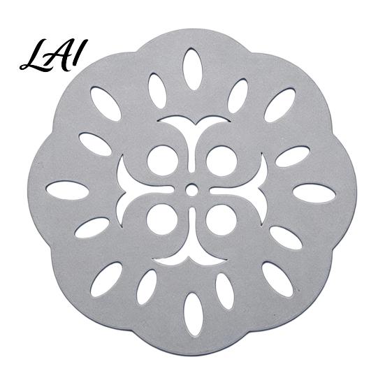 Heat Insulation Coaster for Wood Tables Decorative Metal Coasters Drinks Resistant Hollow Carved Table Mats Desktop Home Coffee Tea Cups Modern