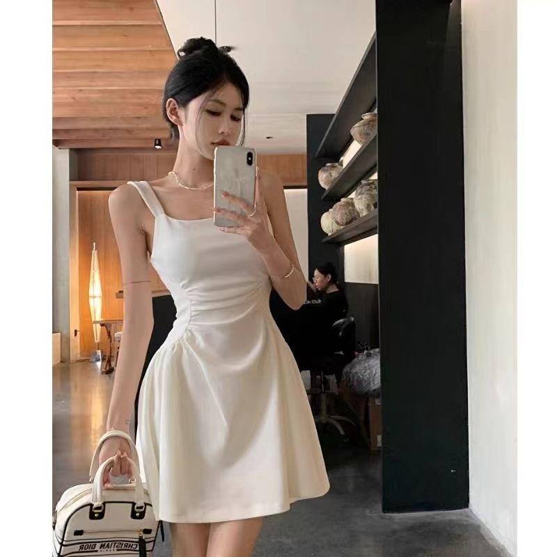 Шикарное черное платье с подтяжками в стиле Хепберн — коллекция Лето 2024