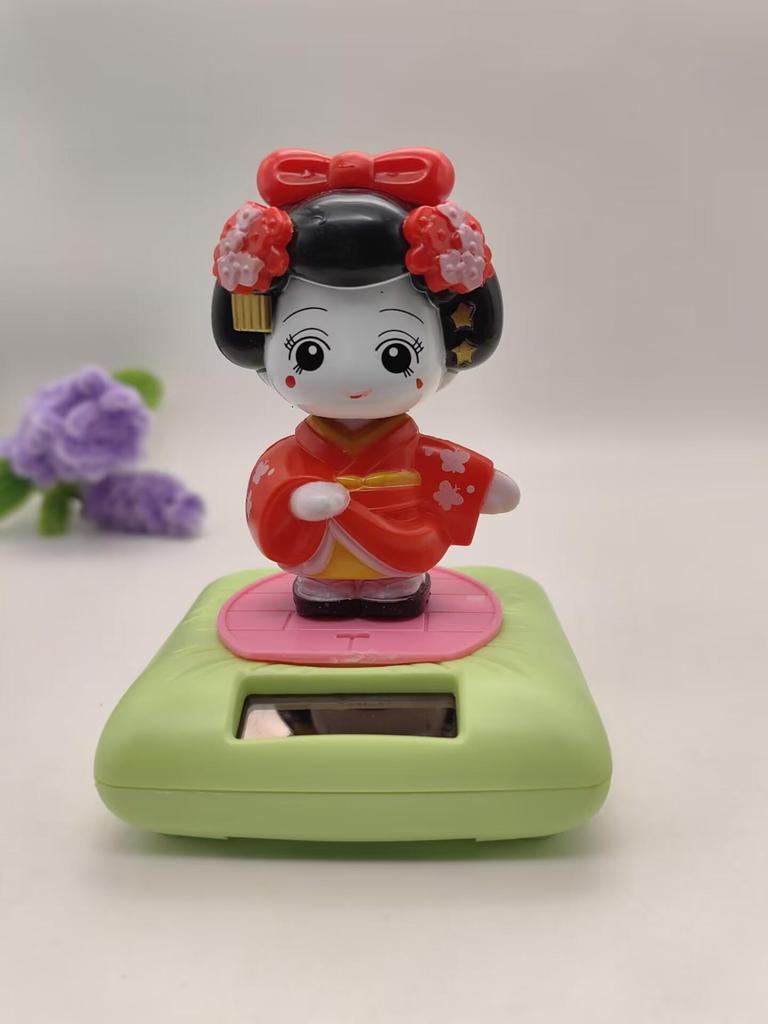 Танцующая японская кукла гейша на солнечной батарее - Кимоно, украшение для автомобиля