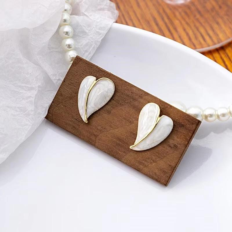 Trendy White Hanging Earrings for Women Translucent Acrylic Flower Dangle Earrings Rhinestone Imitation Pearl Ear Jewelry
