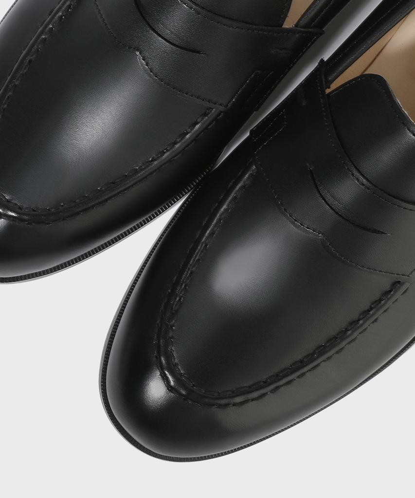 Firenze Atelier Стандартные лоферы с U-образным вырезом и кисточками 4050 [Черный Fg]