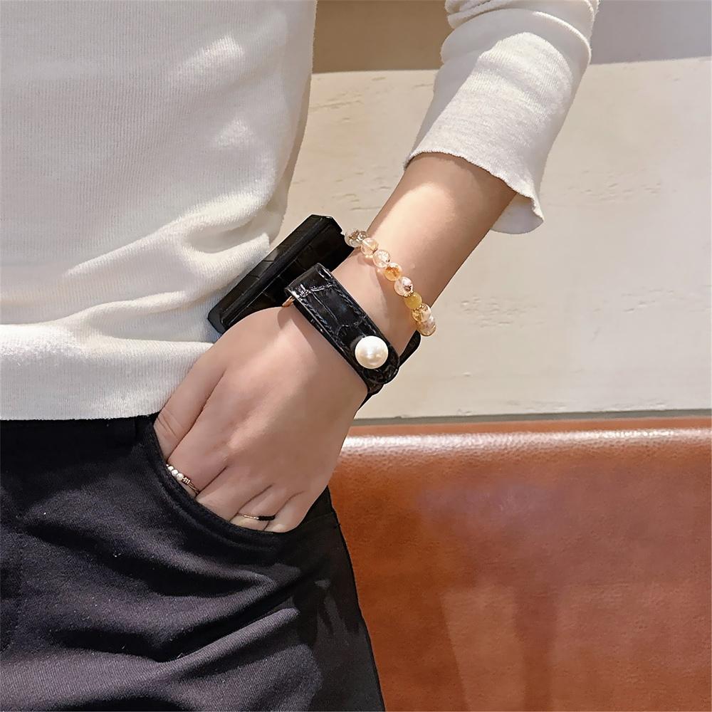 Classy Luxury Elegant Pearl Wristband Crocodile Pattern Mobile Phone Case for Z Flip 7 6 5 Hand Strap Fashion Protective Cover