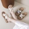 Женские летние сандалии 2025 года, новая мода, удобные повседневные, французский жемчуг, на толстой подошве, с перекрестными ремешками, шлепанцы, с юбкой