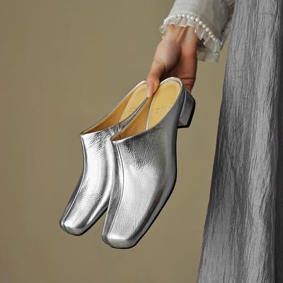 Мода 2025 Лето Женские Сандалии Обувь из Натуральной Кожи для Женщин Квадратный Носок Низкий Каблук Женские Сандалии Закрытый Носок Массивный Каблук Женские Мюли