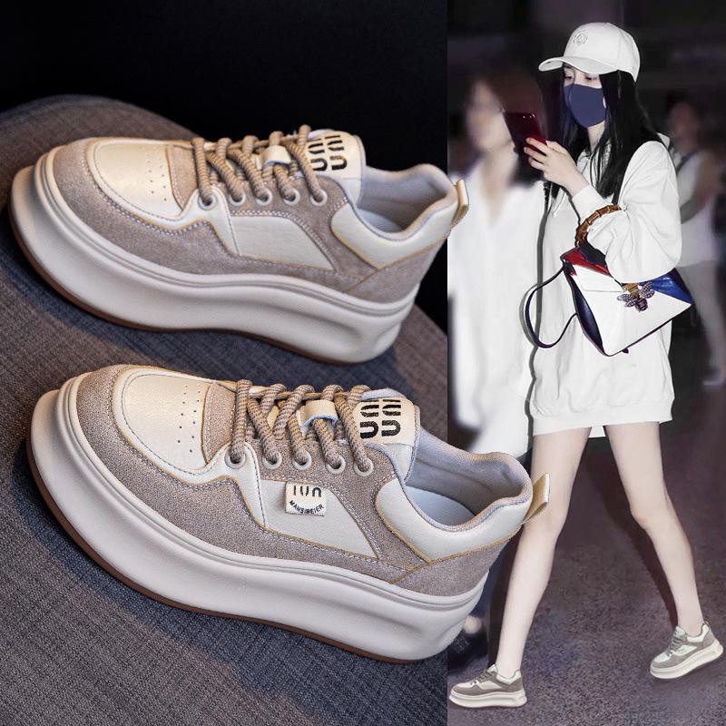 Кожаные ретро маленькие белые туфли женские осенние новые универсальные на толстой подошве увеличивающие рост повседневные туфли кроссовки маффины кеды для скейтборда