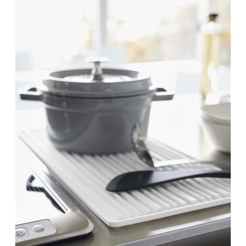 Yamazaki Tower Silicone Drying Mat, White, Dimensions: 47.2cm W x 21.8cm D x 0.6cm H (when in use), Rolls up for storage, Washable, and Perfect for Dr