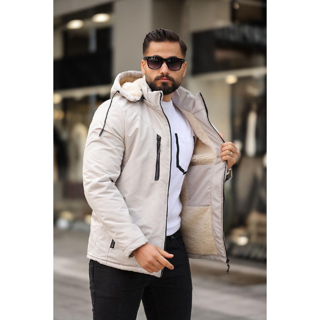 Зимнее пальто с мехом внутри и съемным капюшоном