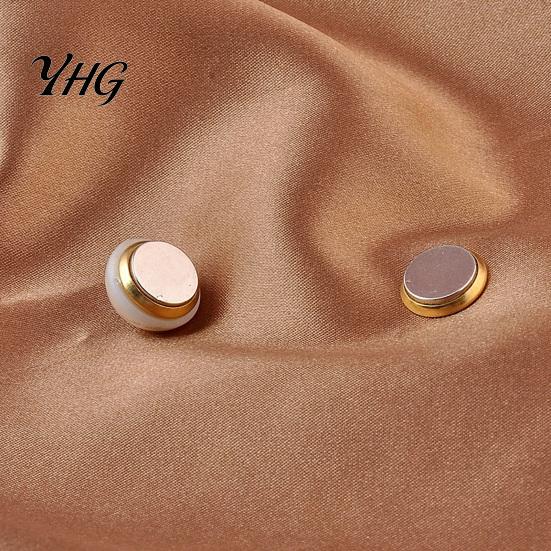 Clothing Magnetic Button 2Pcs Faux Pearl Clothes Button, Fake Cat Eye Stone Brooch Fabric Friendly Pin Safety for Shirts Scarf Shawl, Decorative