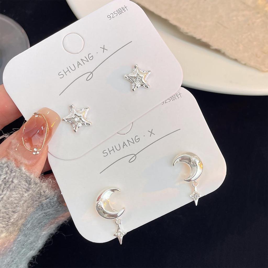 Минималистичные серебряные серьги-иглы «Звезда и Луна»: Стильный дизайн подвески в виде пятиконечной звезды