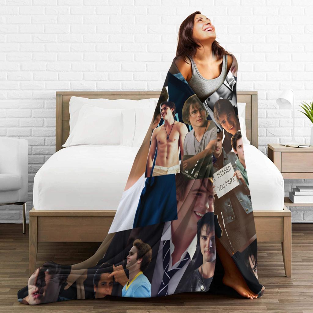 Jacob Elordi Flannel Blanket Soft Warm Throw Blanket for Couch Bed Decorative Fluffy Bedspread Sofa Bed Cover