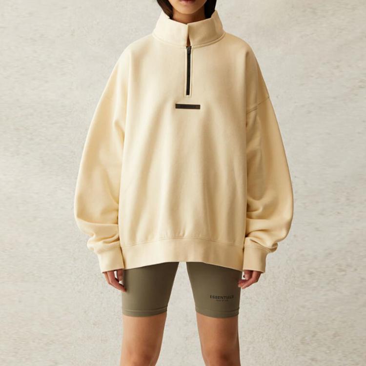 Fear of God Essentials Флисовая толстовка унисекс с высоким воротником и молнией на половину, с принтом логотипа, цвет сливочный FOG-SS21-576