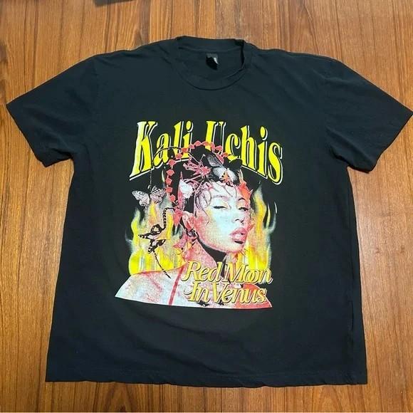 Новая рубашка Kali Uchis Red Moon in Venus Подарок для фанатов Унисекс S-5XL Футболка UK99 Унисекс Футболка