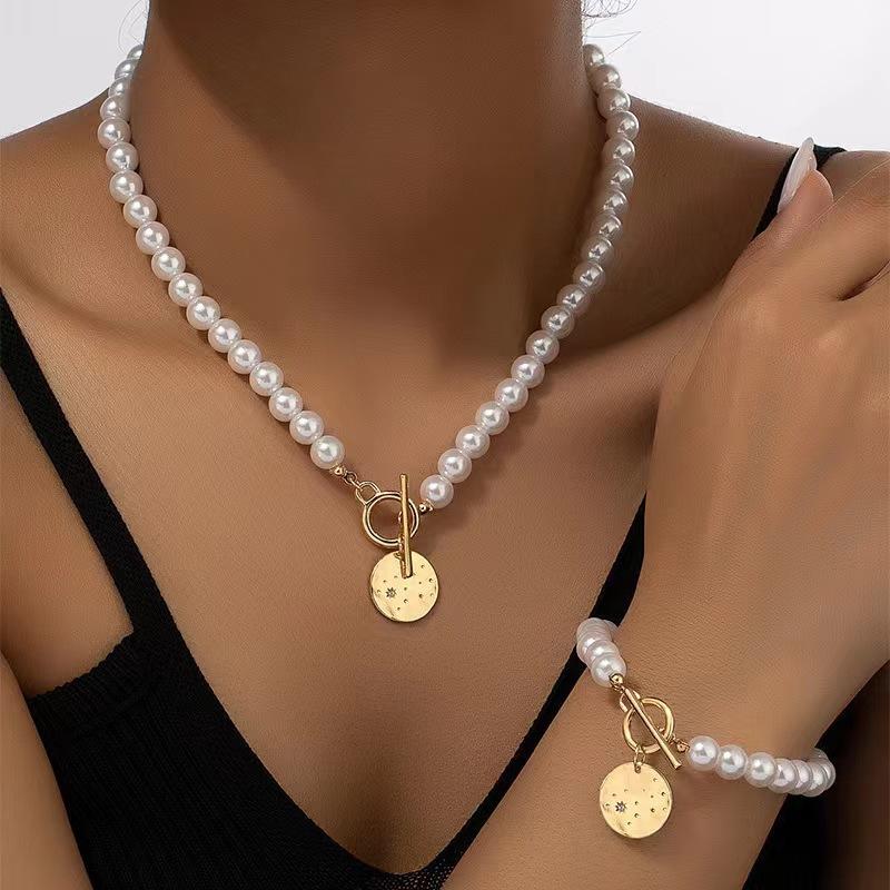 Trend Pearl Bracelet Necklace Set Female Niche High-end Sense Light Luxury Love Collarbone Chain