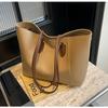 This Year, the Popular Large-capacity Tote Bag Women's 2025 New Casual Simple Underarm Bag Trendy Versatile Commuter Shoulder Bag