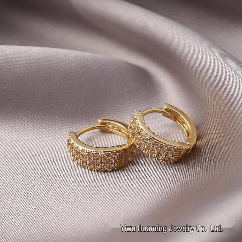 Французские серьги-пусеты с цирконами и бриллиантами в стиле легкой роскоши - Универсальные и трендовые стили