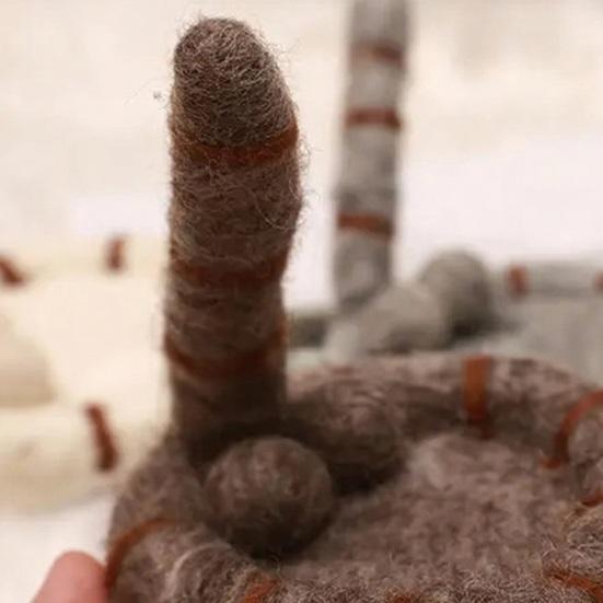 Фетровая подставка под кружку в виде кошачьей попы Смешные подставки под кофе Мягкие впитывающие коврики для стола Элегантный декор для дома Подарок для любителей кошек