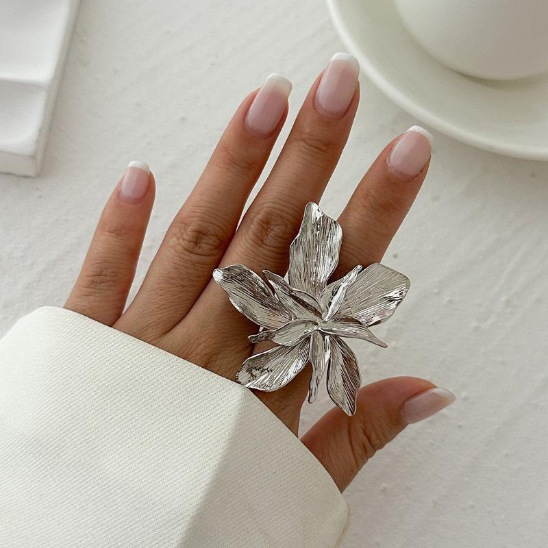 Преувеличенные металлические женские кольца с цветком лилии, элегантные винтажные регулируемые открытые кольца, женские вечерние кольца на указательный палец, ювелирные аксессуары