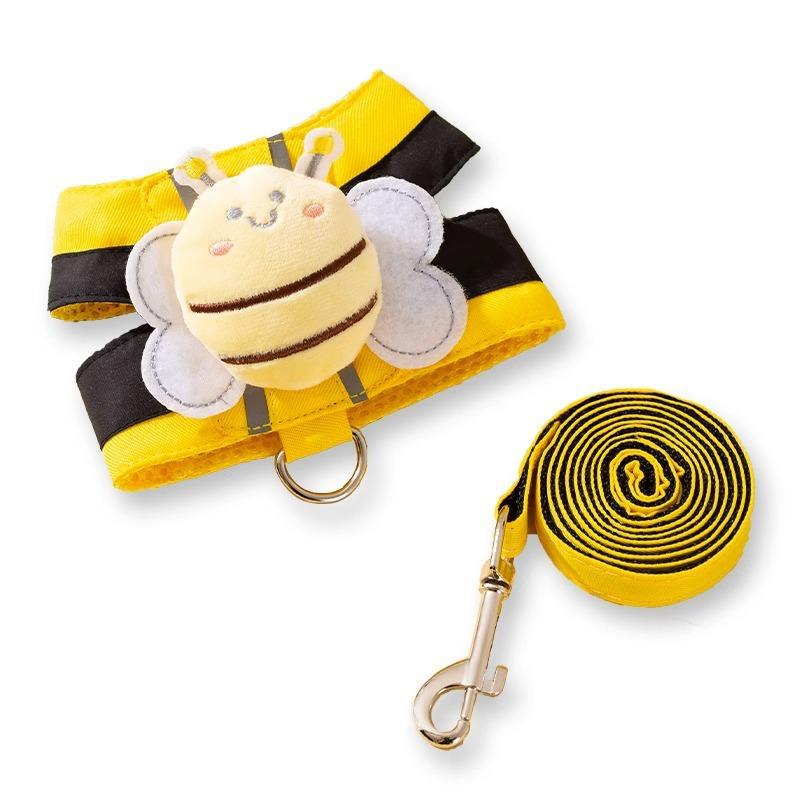 The little bee prevents it from breaking free and goes out to walk the cat rope, walk the cat chain, dog chest and back pet rope, cat leash.