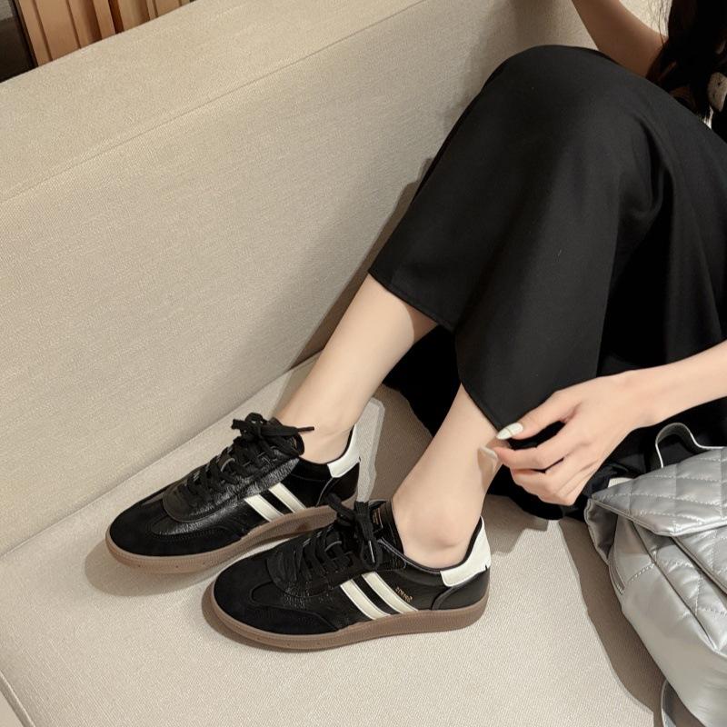 Leather Retro Little White Shoes Women's 2025 New Versatile Classic Casual Sports Shoes Flat-soled Lace-up German Training Shoes Board Shoes