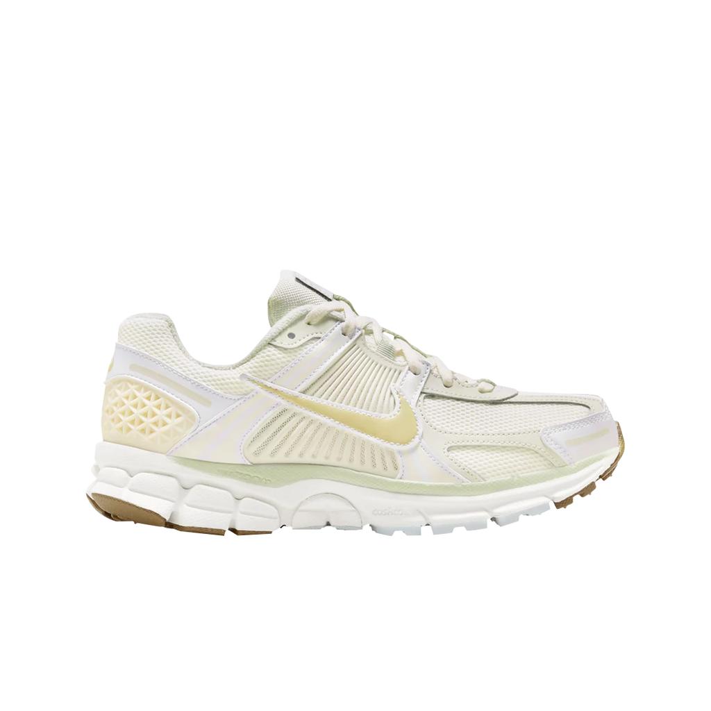 (w) Nike Zoom Vomero 5 Sail Buff Gold