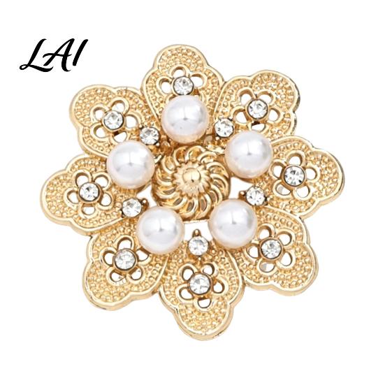 Vintage Lapel Pin Retro Flower Brooch Rhinestone Golden Pearls with Faux Plated Elegant Rhinestone Floral Pin Women Girls Clothing Accessories