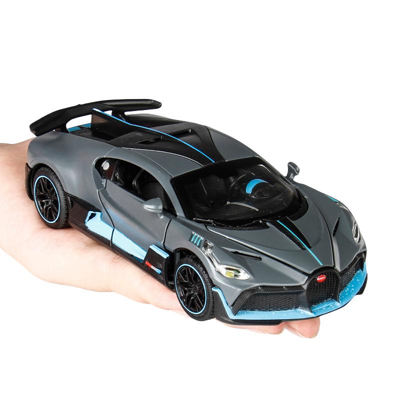 1/32 Bugatti BGT Divo Моделирование Металлическая Игрушечная Машинка Литые Игрушки и Игрушечные Транспортные Средства Модель Украшения Миниатюрные Игрушки Для Мальчиков Рождественский Подарок