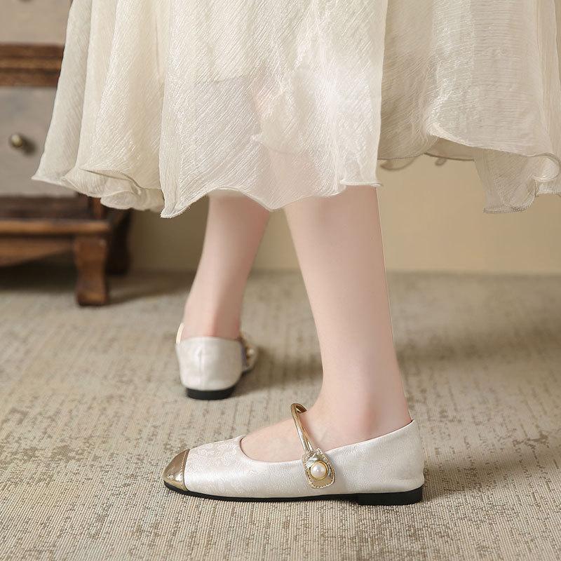 Flat Single Shoes Women's 2025 New Spring Skirt Mary Jane Women's Shoes National Style New Chinese Doudou Shoes Grandma Shoes