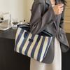Striped Straw Beach Bag with Zipper Shoulder Bag Holiday Travel Handbag Top Handle Bag for Women Vacation Shopper Totes CLE
