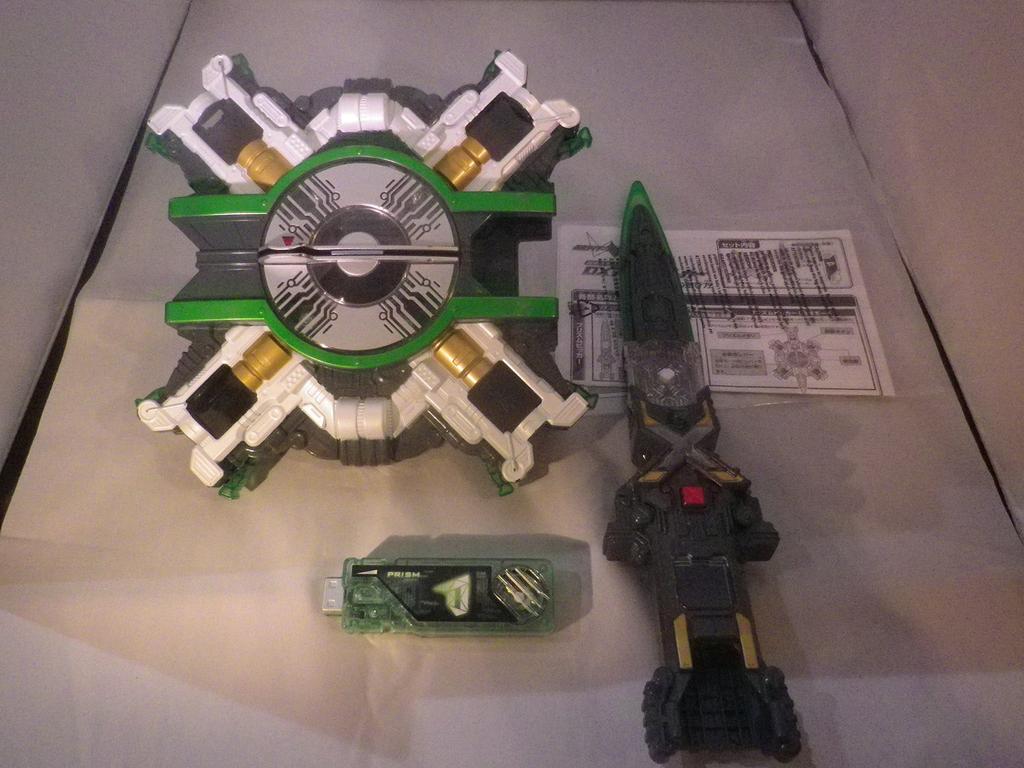 Камен Райдер W Супер Многоцветный Светящийся Меч DX Prism Vicker (двойной)