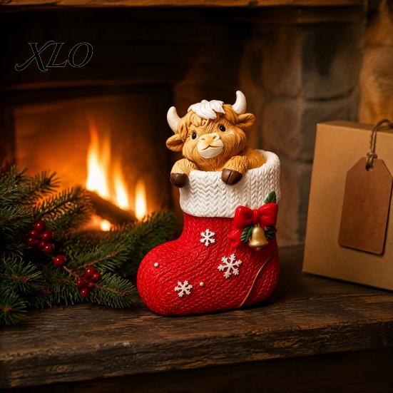 Seasonal Shelf Decorations Christmas Highland Cow Stocking Figurine, Xmas Tree Cattle Resin Theme Figurine Statue, Animal Sculpture for Holiday