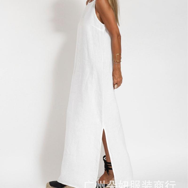 Стильное повседневное платье с разрезом на шее