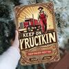 Винтажная металлическая жестяная табличка Тракер Keep On Truckin Декор стены гаража 7,8x11,8 дюймов