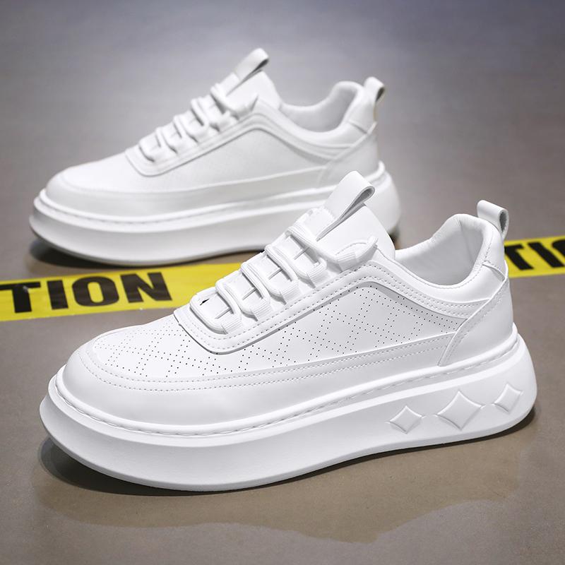 Мужские кроссовки для ходьбы на плоской подошве белого цвета, повседневные уличные кроссовки для скейтбординга, новинка 2025 года, удобные теннисные туфли, мужские кроссовки на шнуровке